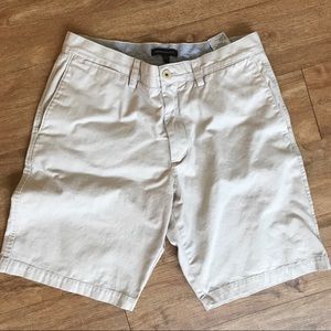 Banana Republic men’s khaki chino shorts